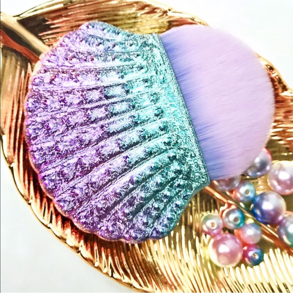 Ombré Glitter Shell Compact Travel Blush Brush ✨